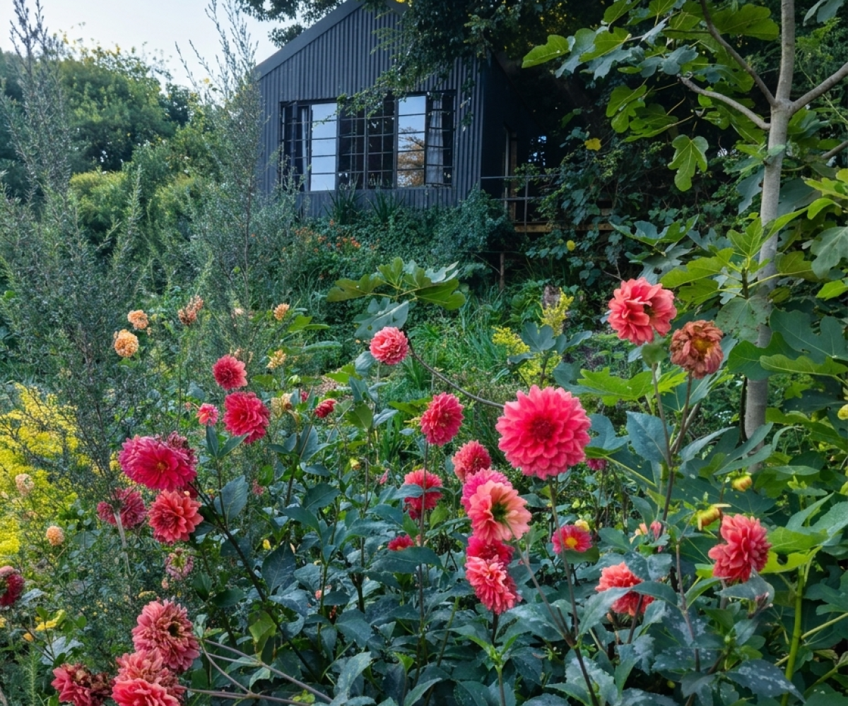 Gardeners Cottage Flowers 02